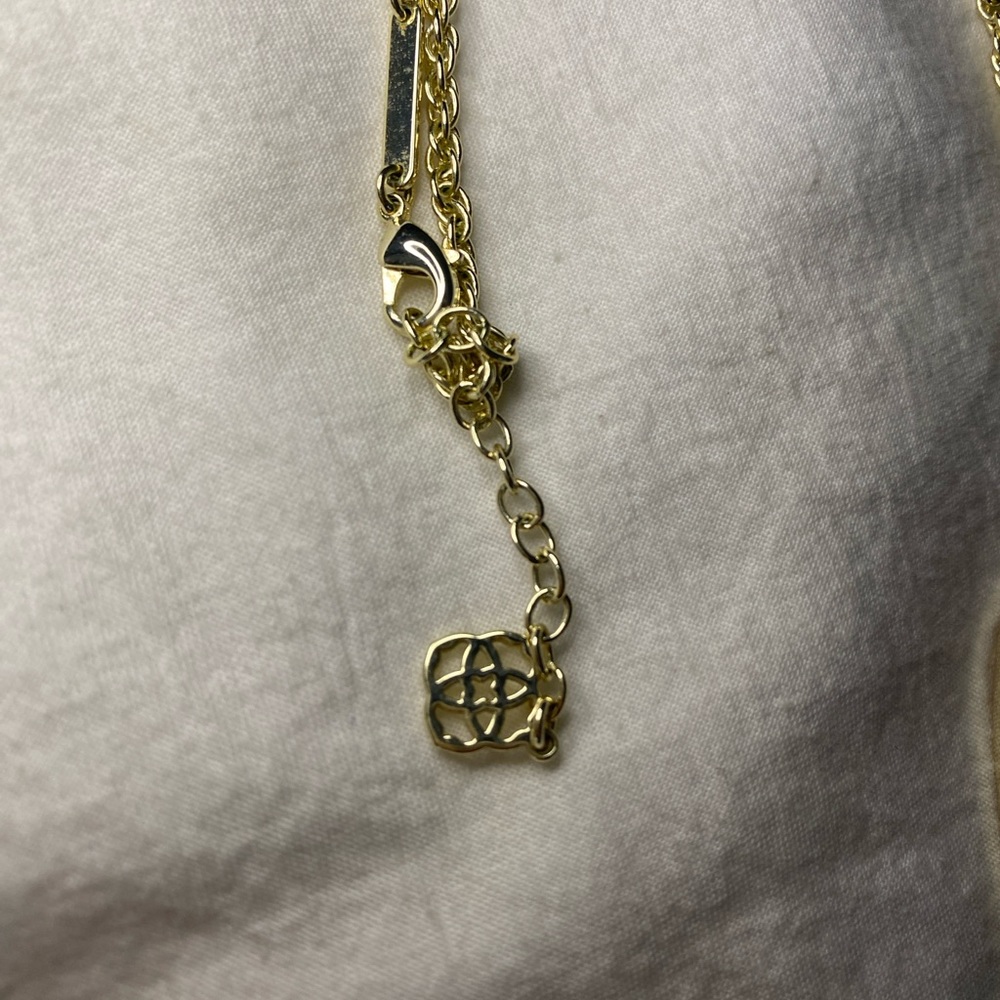 Kendra Scott Coral Pendant Necklace - Picture 3 of 3